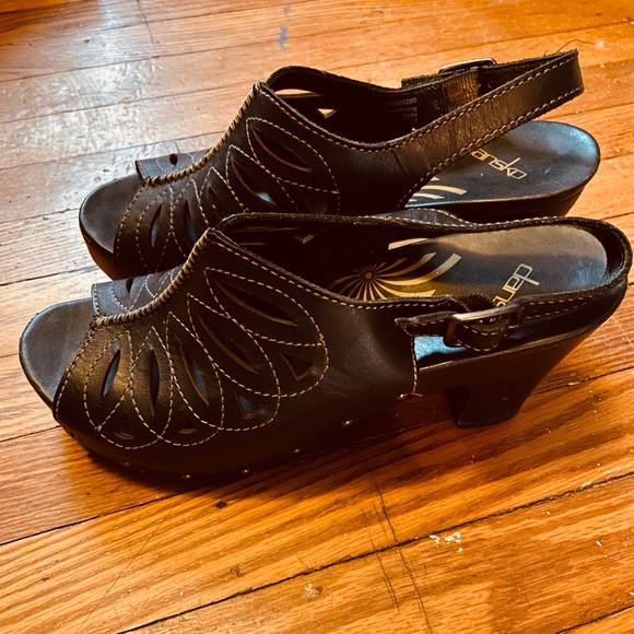 Dansko Clogs - Picture 1 of 4